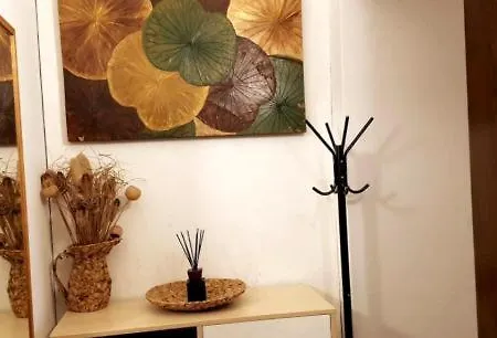 Entire Studio - Vibrant Zizkov *