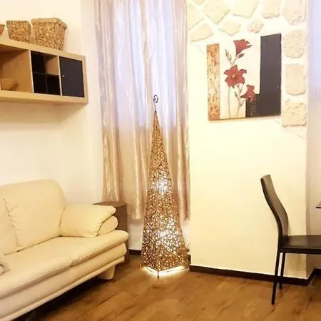 Prázdninový dům Entire Studio - Vibrant Zizkov *