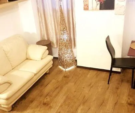 Entire Studio - Vibrant Zizkov Praha